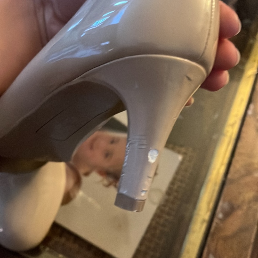 Heels - Picture 4 of 4